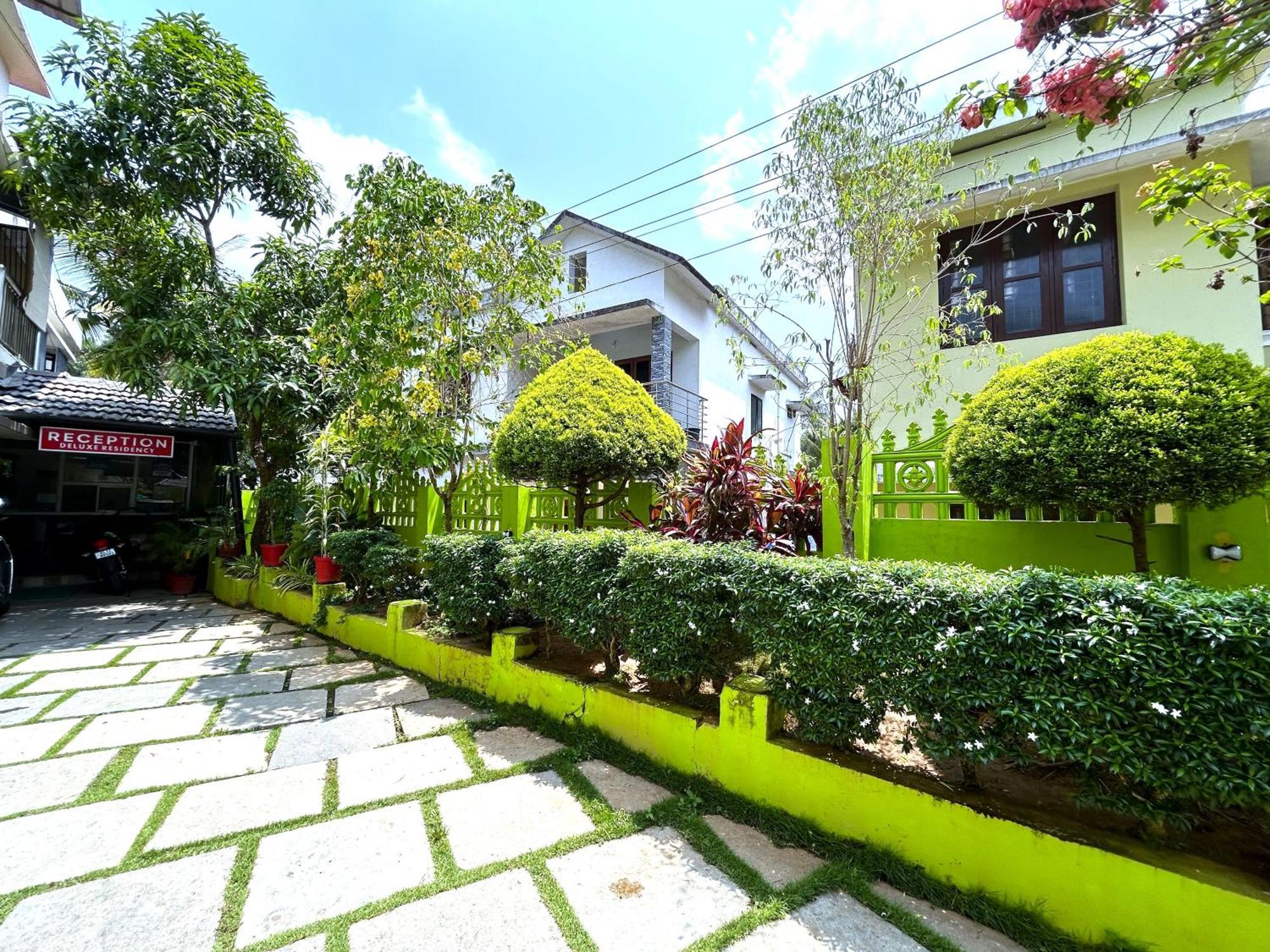 ดีลักซ์ เรซิเดนซี Hotel กัลปัตตา ภายนอก รูปภาพ