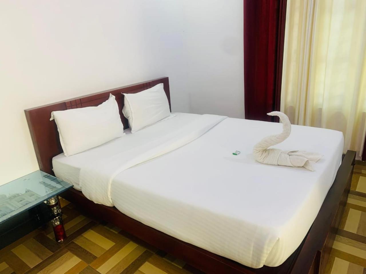 ดีลักซ์ เรซิเดนซี Hotel กัลปัตตา ภายนอก รูปภาพ