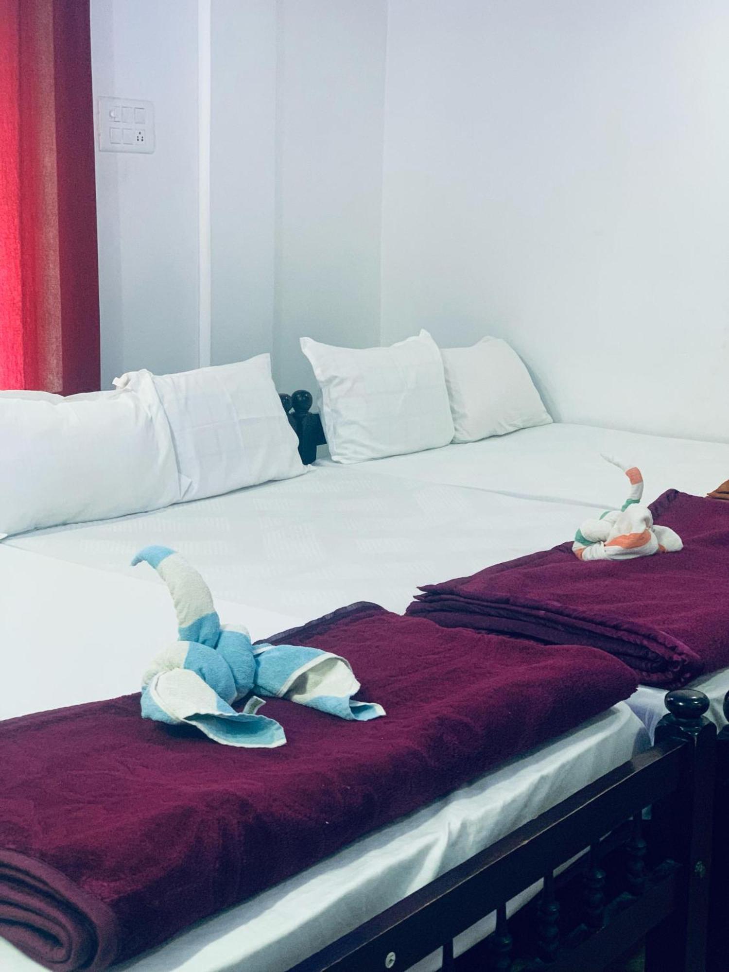 ดีลักซ์ เรซิเดนซี Hotel กัลปัตตา ภายนอก รูปภาพ